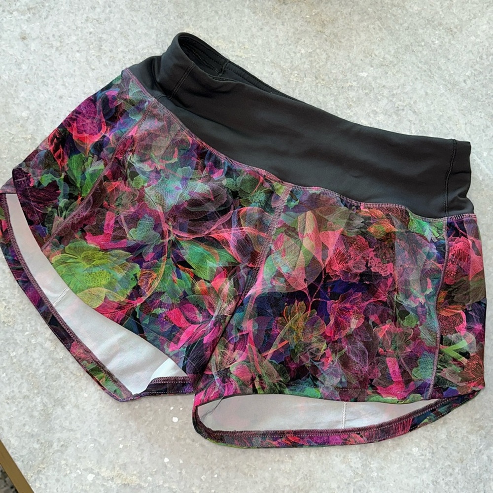 Like New Lululemon Shorts Sz 2